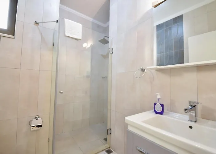 3 Bedroom 别墅 *